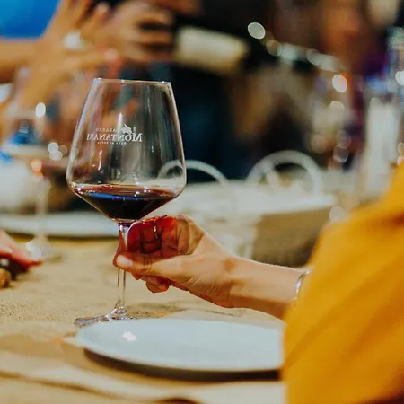 Palazzo Montanari Art & Wine Relais Κατάλυμα σε φάρμα